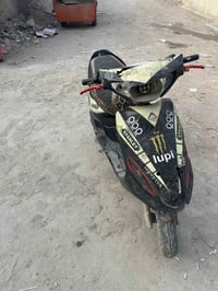 للبيع السعر 100قفل هاذ رقمي 07770762082