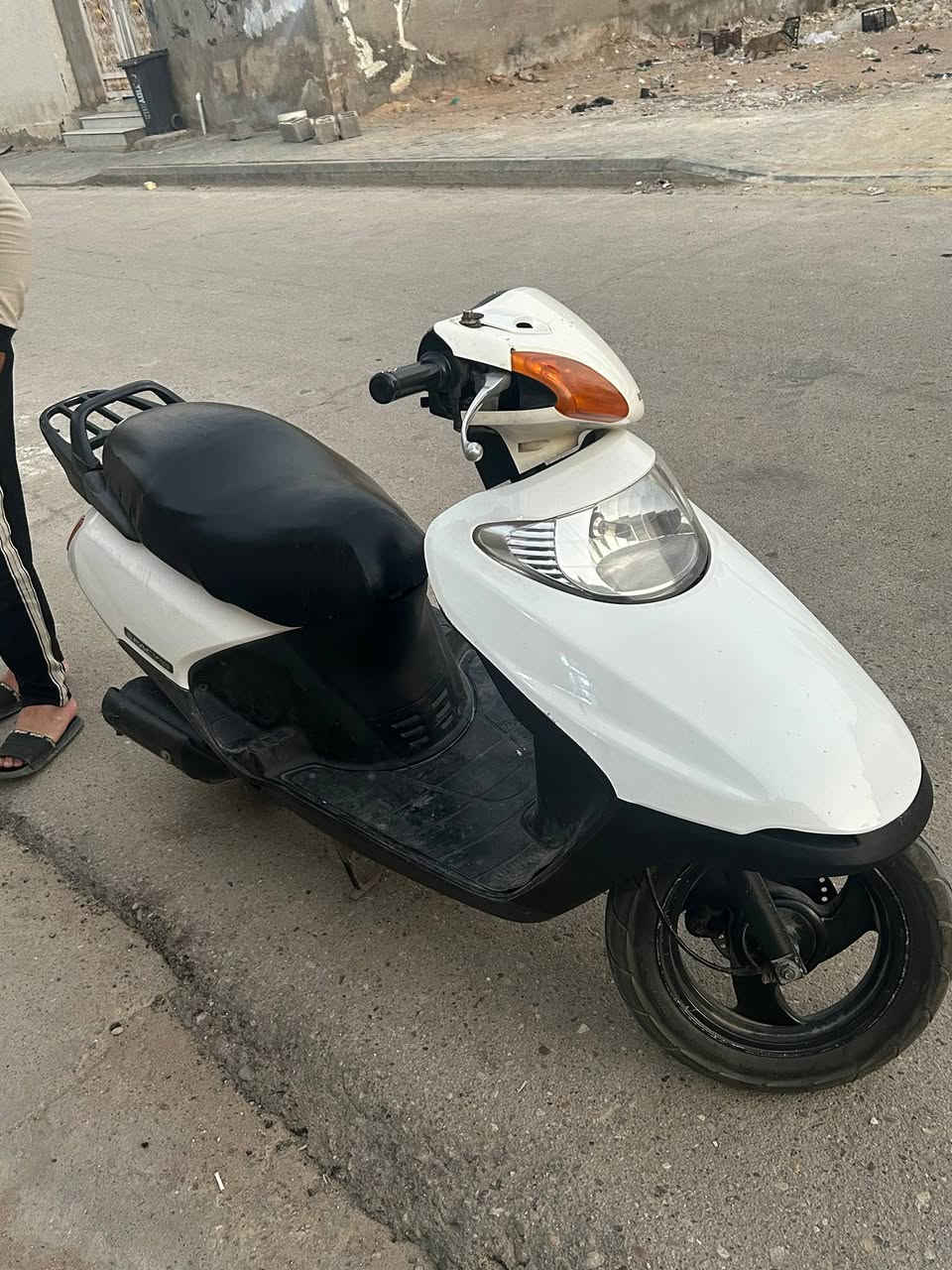 السلام عليكم 
سبيسي ياباني نظيفة كهربائيات شغالة هندر سلف اشاير شلعة ومعدل يخبل ومكينة خير من الله محرك برغي مامفتوح منه كفر أمامي فقط تجاري ولباقي كله شركه مكاني كوت مشروع***********
