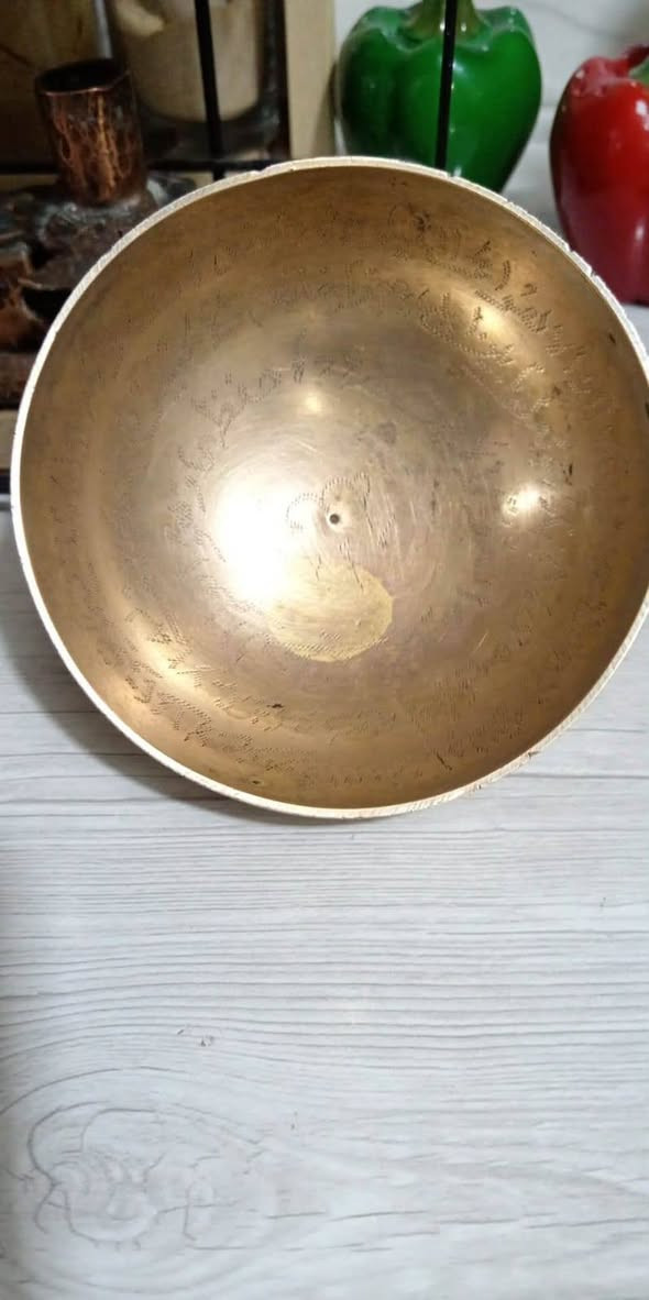 طاسه عدد ٥  نحاس احمر اصليه منقوشات داخلو وخارج السعر ٥٠الف القياس موضح بالصوره يوجد توصيل جميع المحافظات ***********هاذارقمي واتساب
