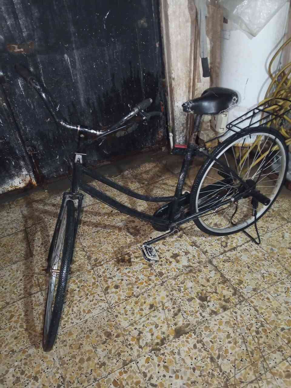 بيسكل للبيع السعر 60 شغال مابية عطلات العنوان الشيشان للتواصل ***********
