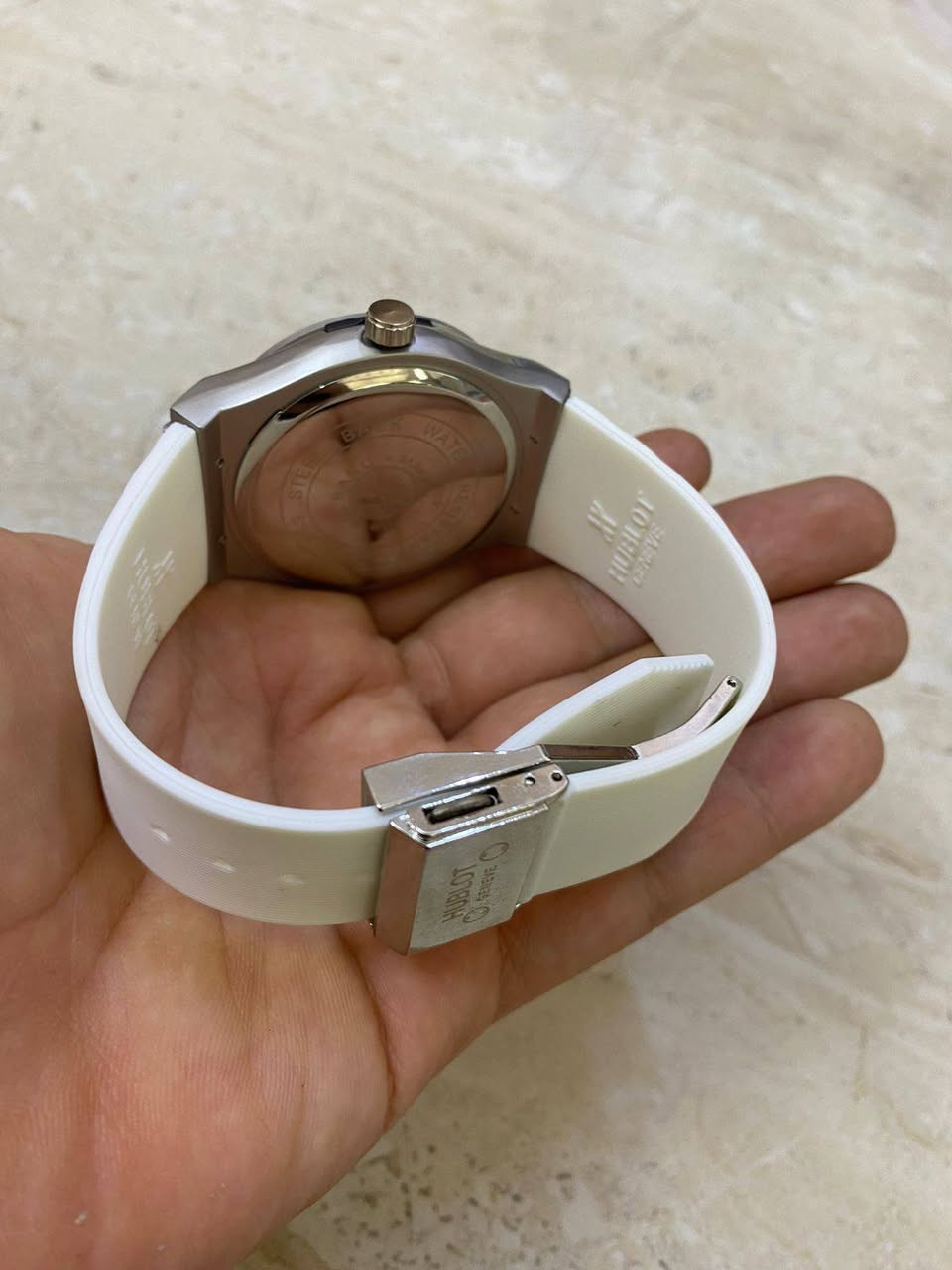 ساعات هوبلت للبيع اخر قطع بقن ماستر كوالتي عالي جدا ضمان سنتين سير ربل عداد يومي طلاء ثابت ضد الماء وراقيه جلد سعر القطعة 20 الف
***********

للعلم سعرها بالسوك 50 الف
