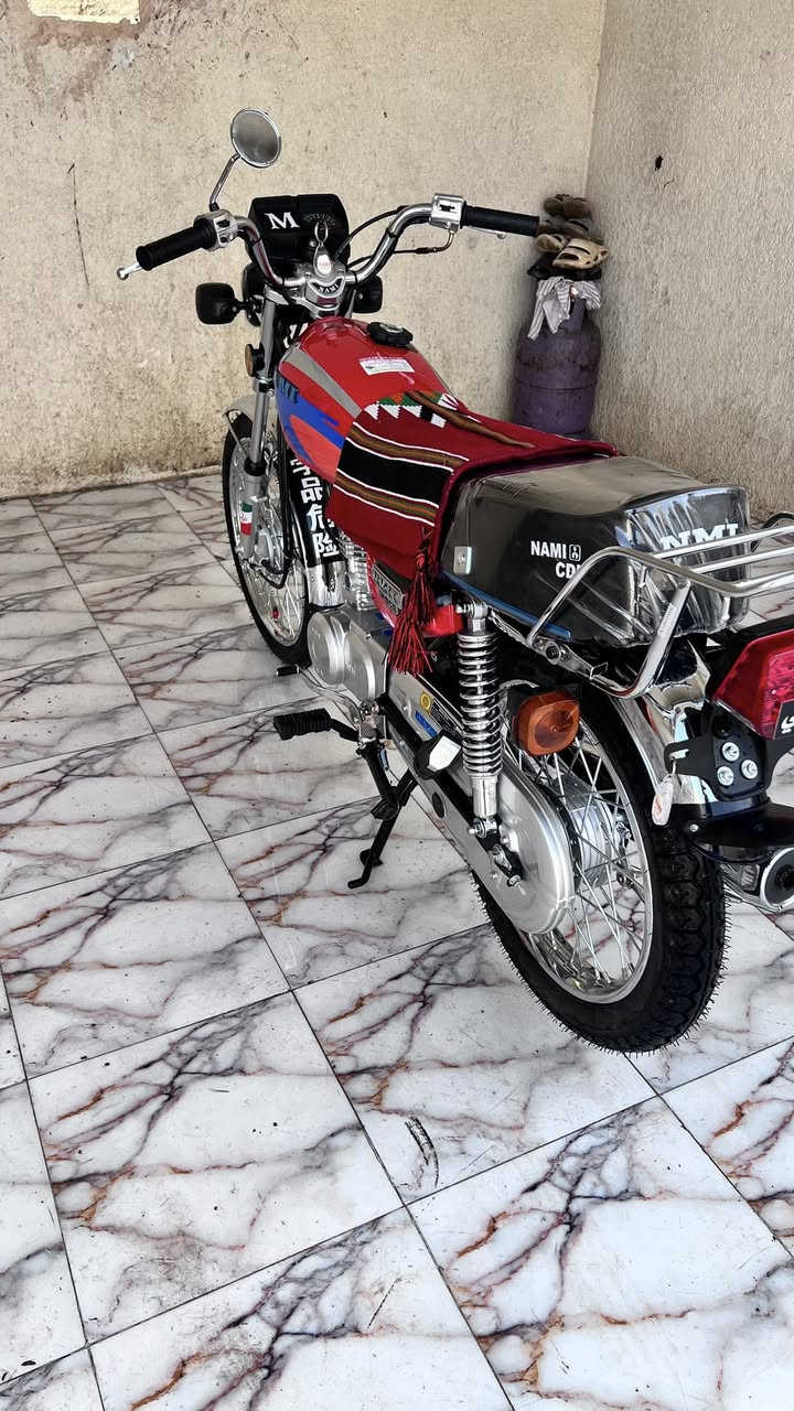 سلام عليكم دراجه البيع وراق سكنر مبدلهه دهن مره وحده من عمرتهه شغلتهه ساعه وذبيت دهنهه ما ماشيه دراجه كفاله عامه ومجنبزه سعر مليون و١٠٠رجان مو شراي يطلع گبل رقمي***********
