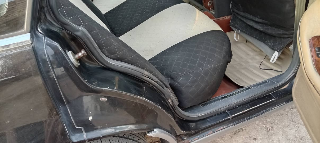 بروكهام سيارة بلادية موديل 94تخم تاير حدادية جديدة كير اوتوماتيك ومكينة مكفولة شواصي جديدة كهربائياتها شغالة تبريد ثلج سعر 35 وبيها مجال عنوان بابل محاويل  ***********
