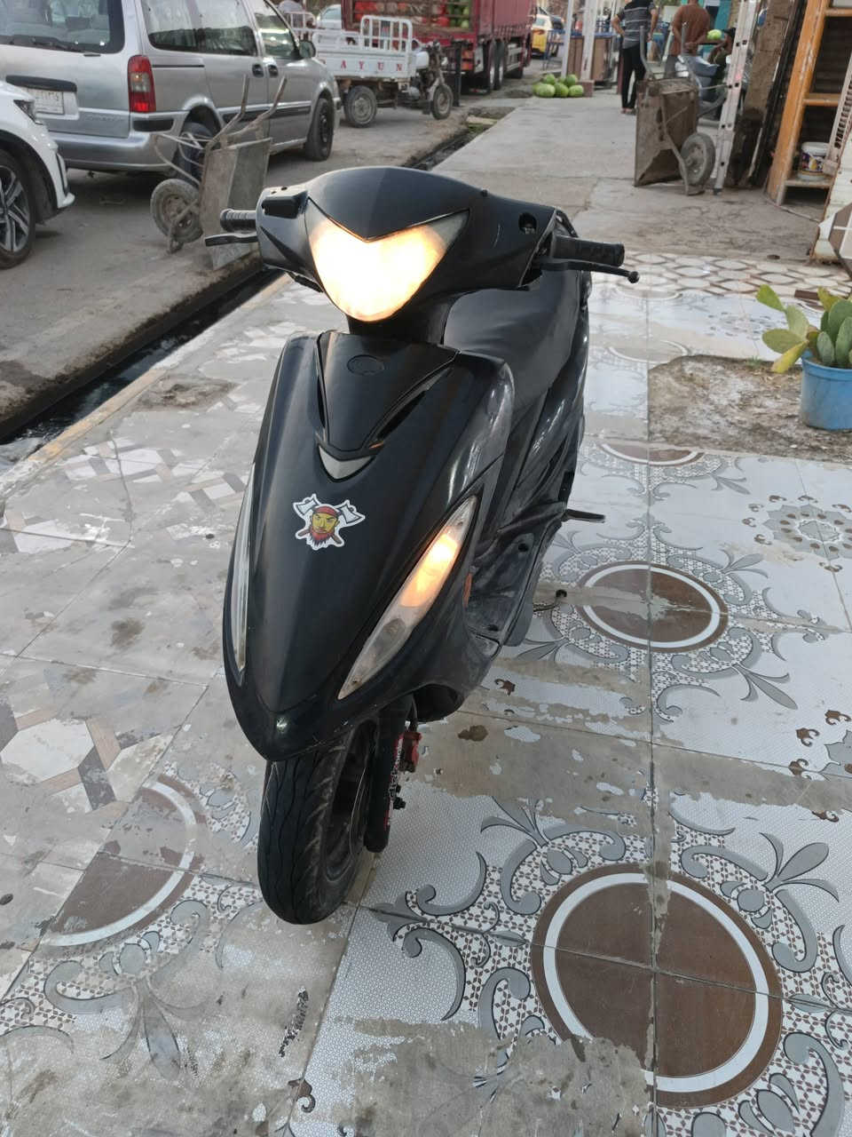 السلام عليكم دراجه جي فور جاهزه نكره سلف بس ولفات مبدل بيه دراجه خير من الله نضيفه كلش لسعر 300 العنوان قضاء الرفاعي رقم التلفون ***********
