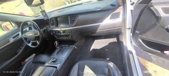 2015
رويالvip
مرايات شفط 
ترحيب. ولد 
نظام صوت 
حساسات جانبيه ماميه خلفيه 
رادارات جانبيه اماميه خلفيه 
اوتو باركنك 
نقطه عمياء
تحديد مسارات 
فول بنيراما 
تبريد قطعتين 
تحكم بالتبريد  امامي وخلفي
بردات ابلادي 
ماوس تحكم 
شفتات سترين 
تبريد كشنات 
تدفئة ستيرن 
حداد وتايرات جدد
هيدروليك كير جديد 
H track   
صندوق كهربائى 
زراكات اوتو حتى بالايتات زركات

***********
*********** عمارة
