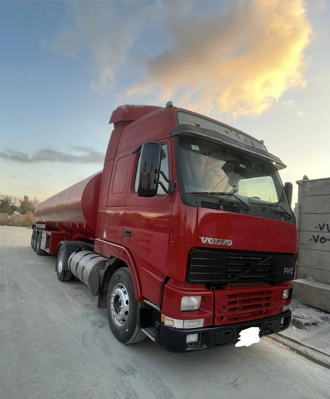 فالفو للبيع
فالفو موديل 2003
مواصفات كير عادي 
تانكي موديل 2015 جوبلس دبل تاير موصلاوي
بيه بوري مال بويلر
3 خط 
تايراته جديده
طوناج جي بي ايس
هزه جديده
سنويه صاقطه  
188 $$ ورقه بيه مجال قليل 
شراي يخابر او يراسلني 
***********
***********
