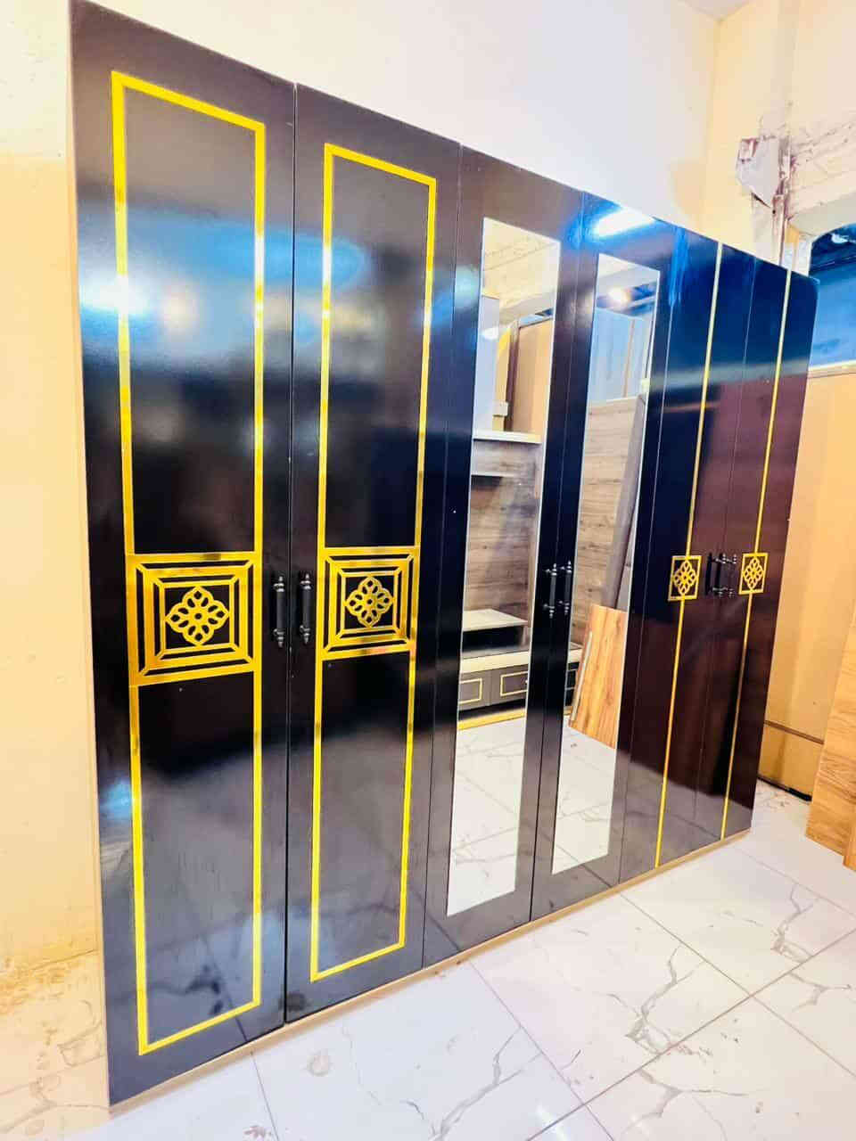 غرفه نوم تركي 🇹🇷🔥
مستخدم كنتور ابواب 
5 قطع نضافة 90 💯 
سعر 500  🚛🧑‍🔧 ***********
