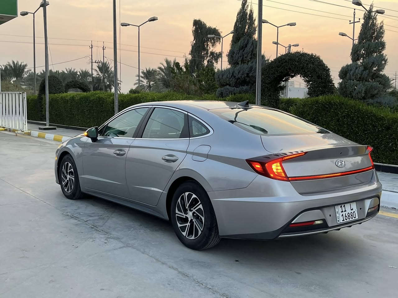 السلام عليكم 
سوناته
2023
هايبرد حجم المحرك 2000
حادثه تبديل قبق جنطه وصبغ ربع جاملغ الايمن
 بدون ايرباك
ماشيه 40 الف mi
رقم بغداد تحويل
السعر 187 وبيها مجال بسيط 
مكاني واسط الصويره
***********
