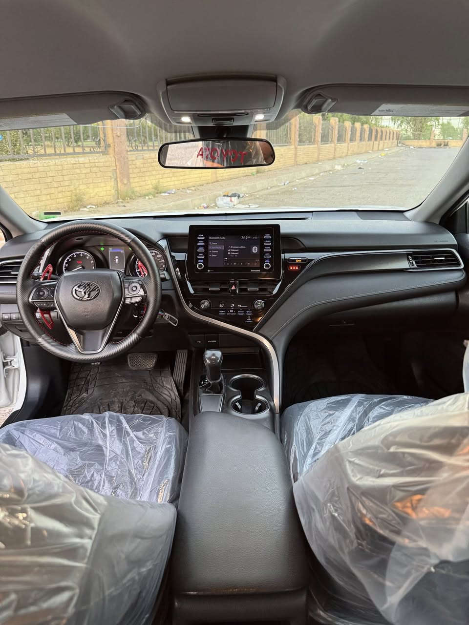 كامري موديل 2021 SE مواصفات 
100 الف ميل ماشي 
مواصفات امريكي 
 رادار وكشن  كهربائي  و  شاشة و كاميرا و حساس 
 وتحديد سرعة 
قطعتين تبديل 
جاملغ سكن تبديل بلادي 
بنيد تبديل تجاري 
بدون ايرباك 
نظافة سيارة 90‎%‎ 
سيارة حيل نظيفة 
السعر / 208 او بيه مجال قليل 
رقم سليمانية هزة براد سنوية كلها جديد 
كير محرك شرط 
موقع / كركوك 
استفسار اكثر / ***********
