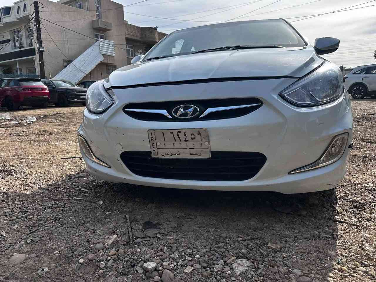 السلام عليكم من رخصت الادمن اكسنت موديل 2017 خليجي تبريد جديد  شغال حداديه زينه رقمها واصط بس ولد يعني مضمون تحويلها عليه غرامه 200 الف تنزل من سعرها بيها ملاحضات بصيطه تجي وتشوف وبيها ضربه من جهت اليسره بس مو كلش قويه سعر 40وبيها مجال مكاني بغداد الغزالية قرب المرور رقمي***********
