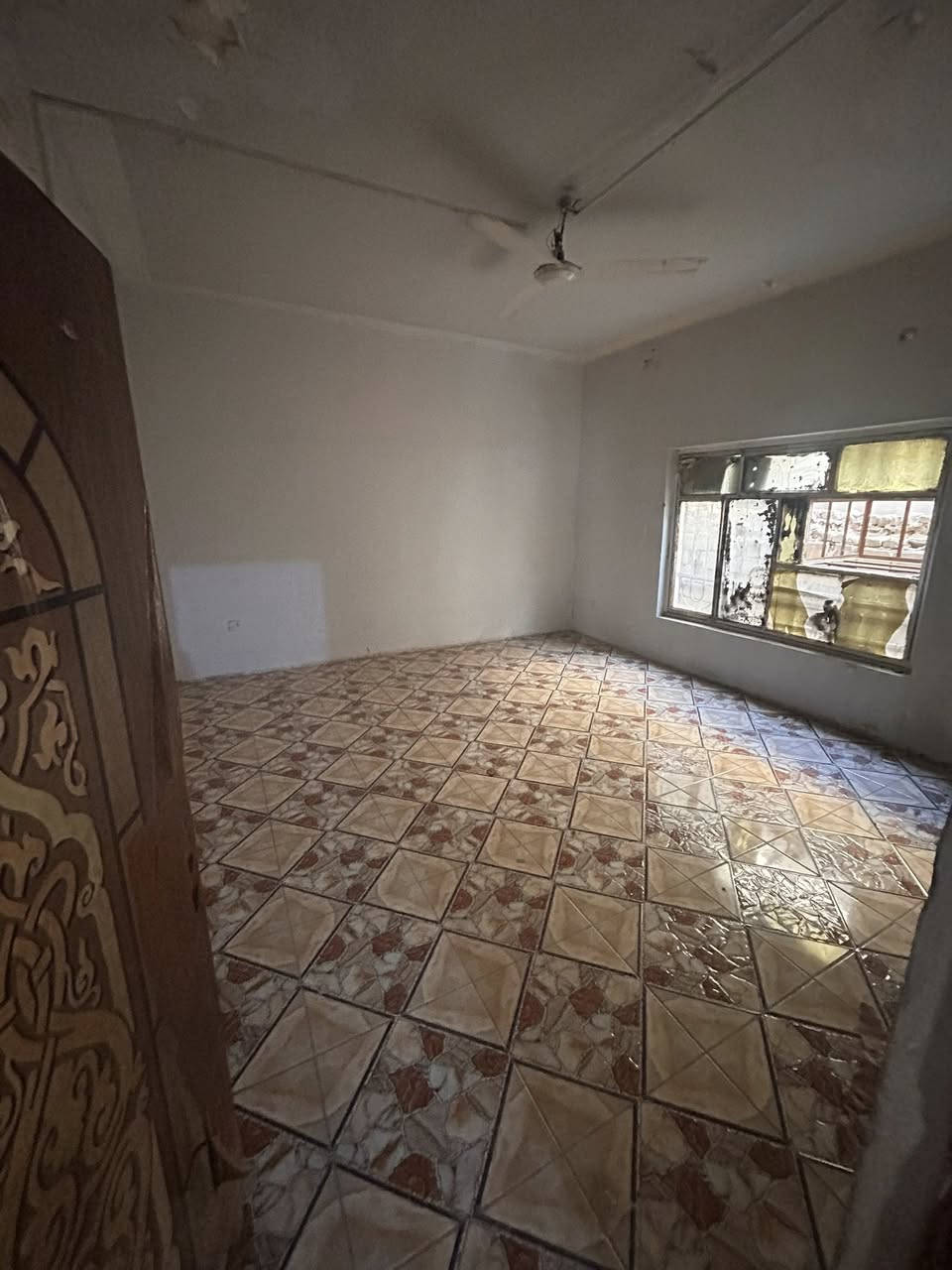 دار للإيجار العسكري الاول 

استقابل - مطبخ - صحيات - كراج - غرفتين - صاله
كراج حديقه 
⁨ ⁨ 
🔵إيجاره ٤٥٠مجال بسيط

سجاد الشمري للاستثمار العقاري 🔵
***********
مرجعة  طيبه للاستثمار العقاري تقاطع النسر
