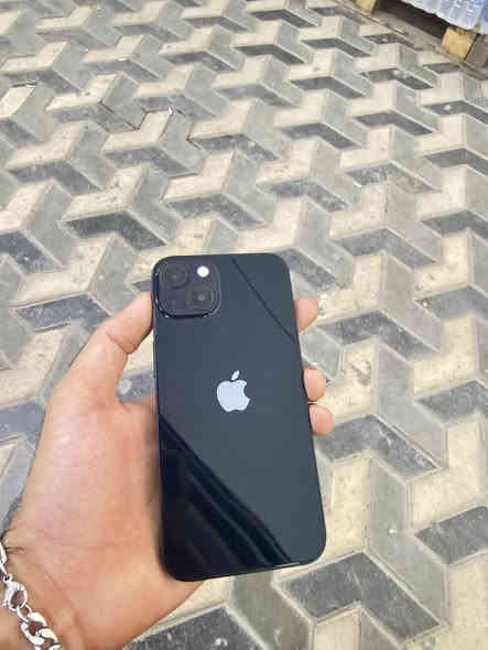 سلام عليكم 
ايفون 13 عادي 
ذاكره 128
 بطاريه 81
جهاز وتر بلادي 
السعر 400 وبي مجال قليل
مكاني بغداد المحمودية 
***********
