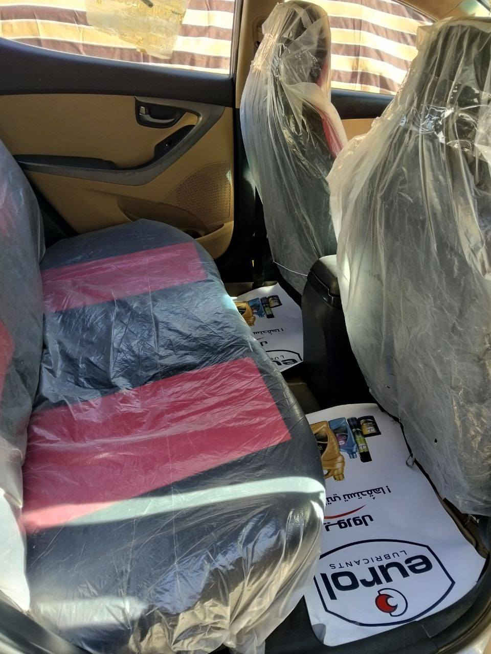 السلام عليكم
من رخصة الادمن عندي التنرا موديل ٢٠١٣ خليجي محرك ٢٠٠ بيها ضربة شبر بالباب فقط للبيع اشارة بالمري سيارة حلوة ونظيفة وجاهزة مال جناي للتواصيل 
***********
