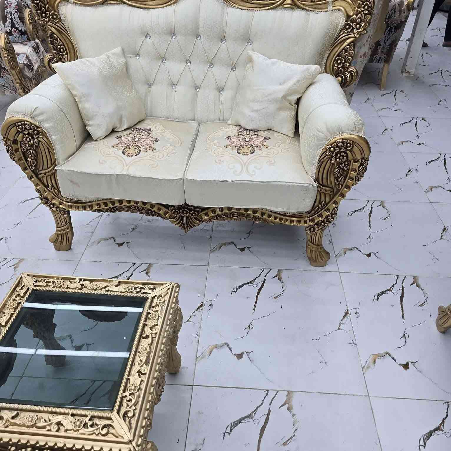 السلام عليكم
تخم ملكي جديد كامل  مابي اي ضرر مع ماصات 2 صغار وحده كبيره مثل ما واضح بالصوره  للبيع السعر 650 وبي مجال بسيط العنوان حله مهندسين

للاستفسار 9647877885527
