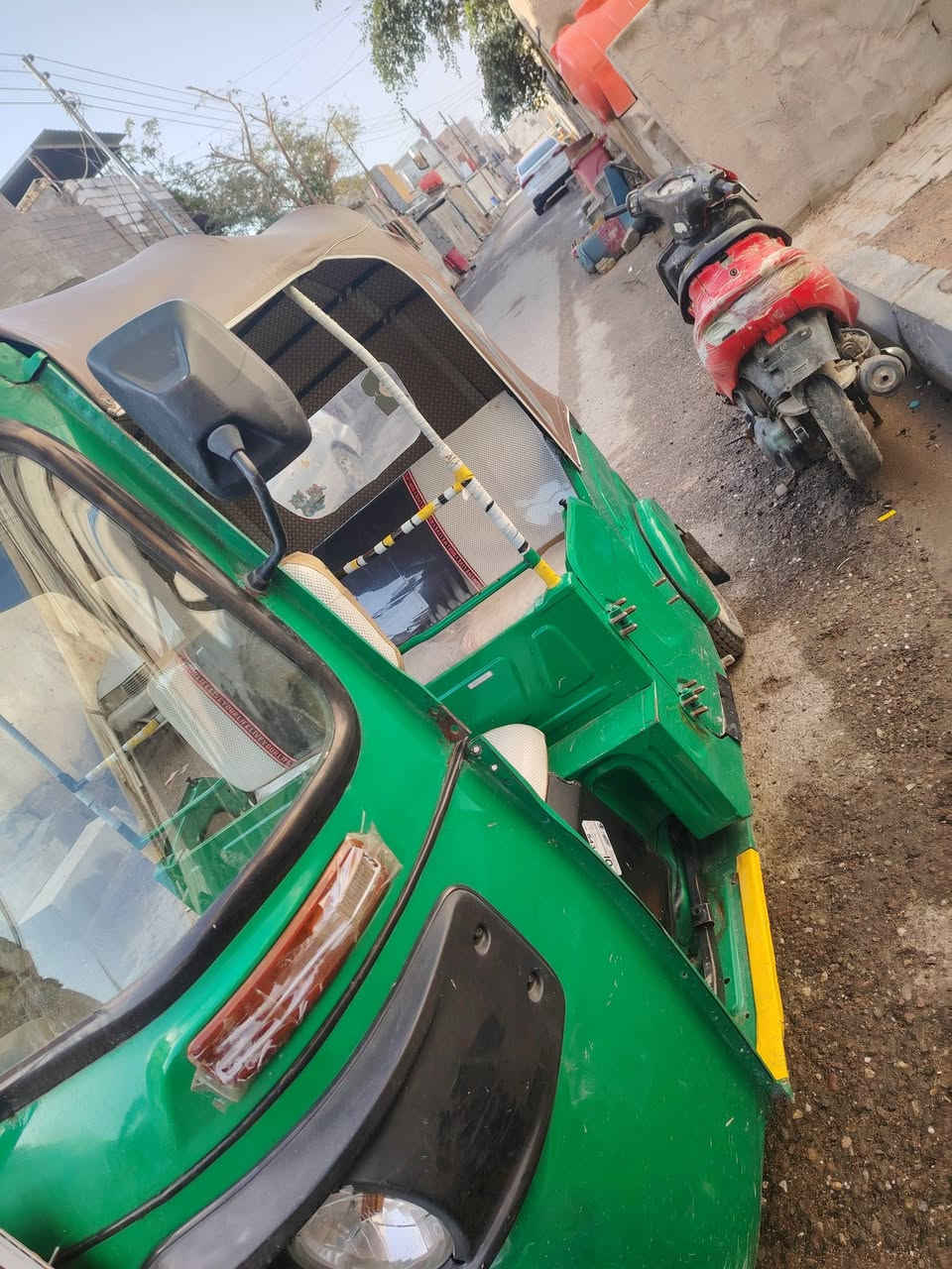 سلام عليكم تكتك لبيع موديل 21 رقم تحويل ثاني يوم المكينه مفتوحه وبيها لغد ومعمره وكامله السعر 6250 العنوان 5ميل ***********
