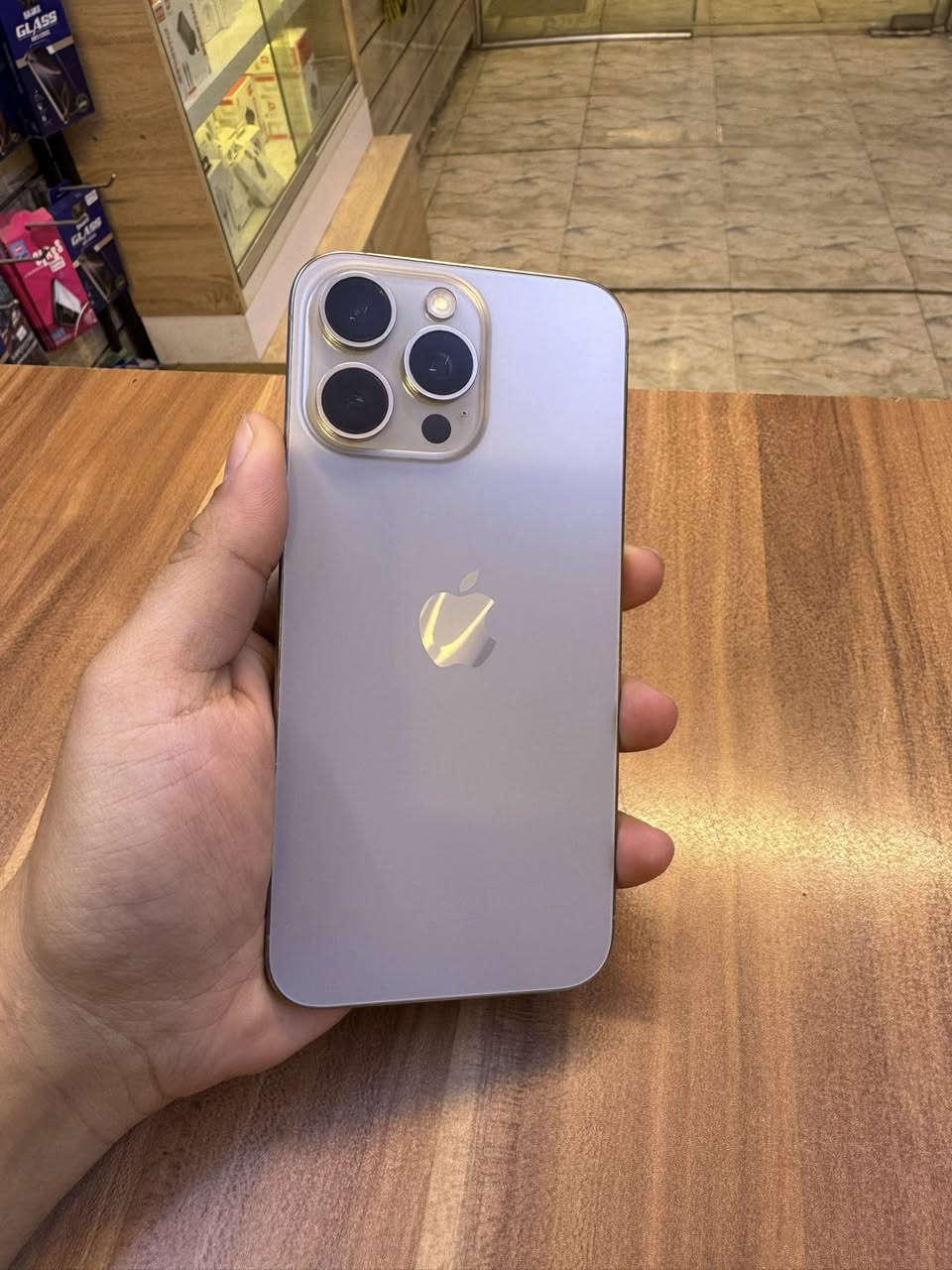 15 برو ماكس ضمان ماستر ذاكره256
بطاريه 86‎%‎ جهاز مكفول من ضربه وشخطه 
فقط مبدل شاشه تفصيخخ مال جهاز ثاني بيدي شديته وطيك ضمان بشاشه وجهاز شهر اذا شاشه مو تفصيخ موجرع الجهاز 
السعر 850 الف 
***********
