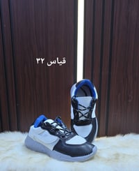 أحذية أطفال • تخفيضات • ٦ فقط