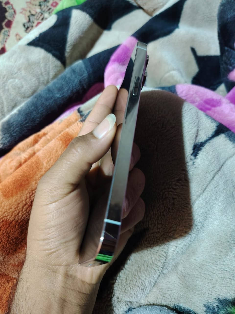 # للبيع . # للمراوس بفيفو X200
أيفون 14برو ماكس ذاكره 256نفس ماموضح بالصوره كلش نضيف. بطاريه اصليه شاشه  مبدله اصليه وضهره مفطور .  سعره 750وبيه مجال . متواجد فيس و واتساب 077133380


**إذا كنت صاحب هذا الإعلان وتريد حذفه لأي سبب، رجاءا أرسل رسالة إلى الدعم الفني**