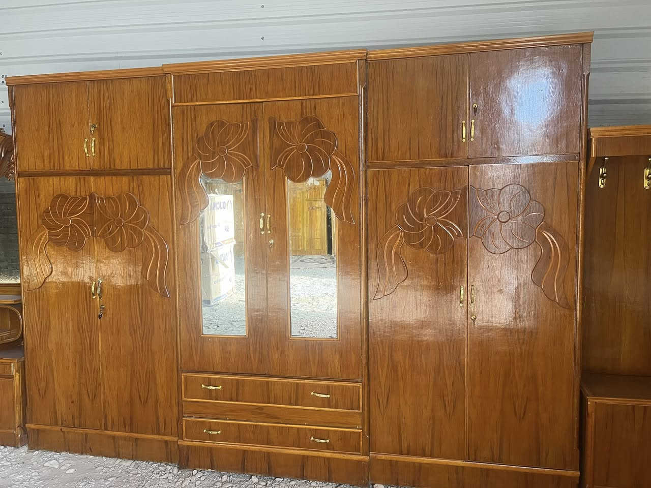 صاج داخل وخارج. للبيع العنوان كاطون الرحمه  للتواصل ***********
