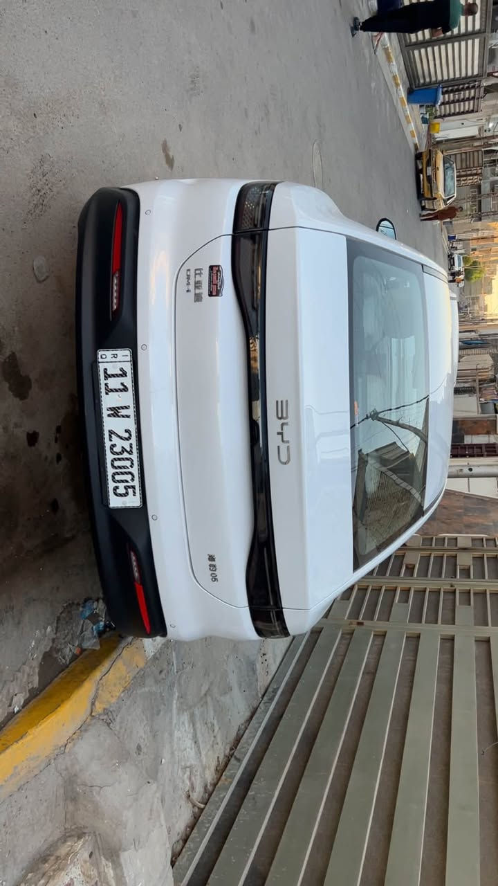 سياره BYD سيل 5  سياره بعدهي  زيرو ماشيه 900  كيلو متر مطاخه الالف بعدهي سياره بعدهي جديده و بجياس الشركة بيها دعامين و مازده فقط الكارت رقم بغداد توها مرقمه 
مكاني بغداد 
***********
