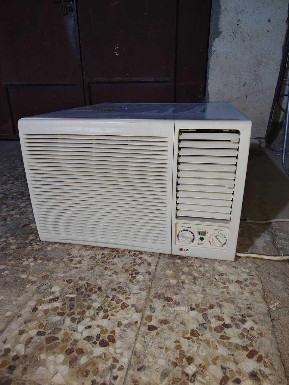 سلام عليكم مكيف Lg طنين تبريد ثلج السعر 275 وبيه مجال للاتصال ***********

