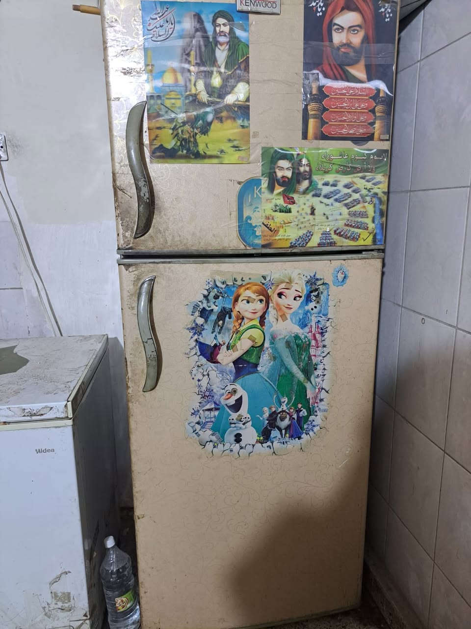 غراض البيع كلمن بسعره ***********
مجمده 90
كنتور 150 بي اضرار بسيطه 
ثلاجه 100 شغله بيه شويه خياس 
طباخ كلشي شغال بي 135
