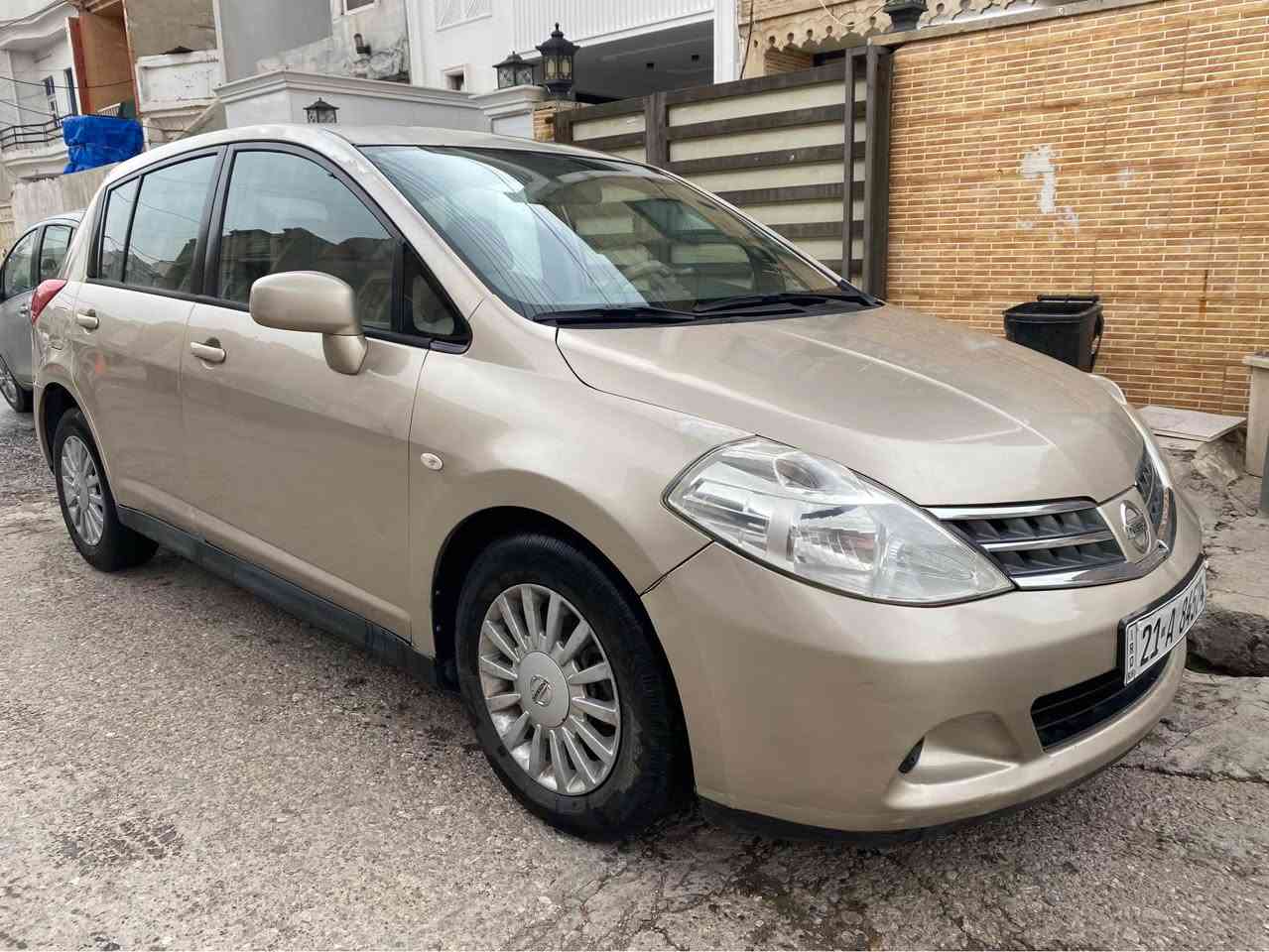 نيسان تيدا رنگ بروزى واته ذهبى 2009
دووبستى سبوخه به بئ ده حم بئ ليدران بستيك جاملخى پشته وه نيوبست سه قفى لاى سكن سه رجامه كه ى گيرومكينه ى به شه رته به ناوى خؤمه سعرى 84 وه ره قه يه له هه وليرم *********** أربيل, العراق
