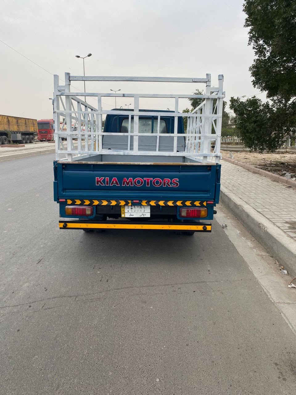 سلام عليكم.   كيه اللبيع.  فنتيره. قلاب.  مديل 98 رقم دياله. مشروع وطني.  إلى 28.  صبق حزام الجماليه.  مكينه.  وكير واكسن.   وشاصي خير من الله.     تخم تاير. جديد.    كهربائيات شغاله.    تحويل مباشر.    ثاني يوم.     دواخل حلوة.     محجر حلو.      صدر امامي وخلفي جديد.    سياره  جاهزه. من كلشي.   السعر 60وبيهه مجال. الطيبين.  الستفسار علا رقم الهاتف *********** المكان بغداد الشماعيه
