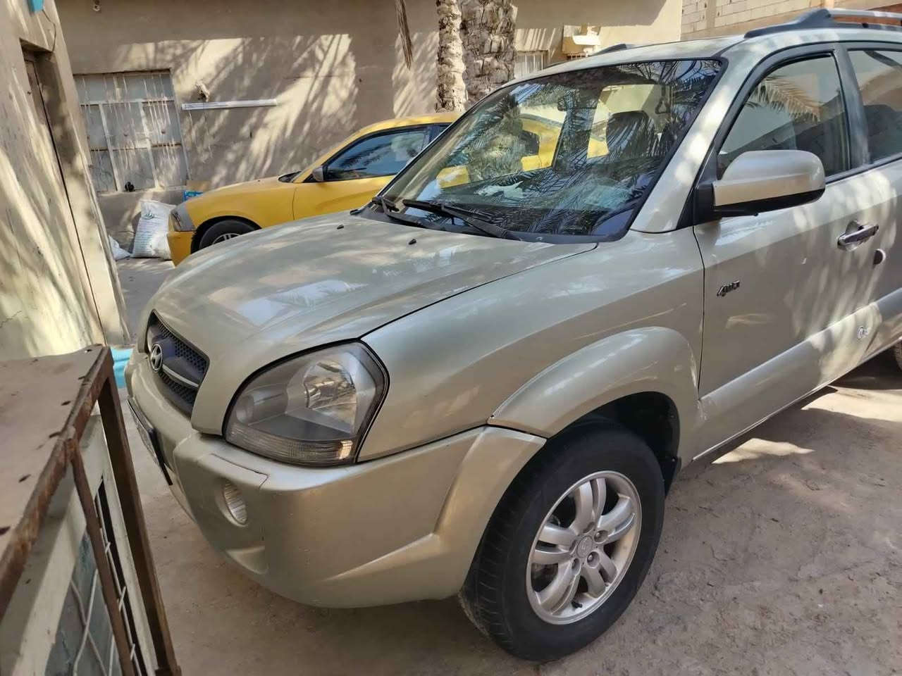 هونداي توسان مديل 2006
*مكينه الفين دوش لا تنقيص ولا تبخير 

 *تبريد منظومه جديده

 *حداديه اماميه خلفيه مفتوحه من شهرين عامه

*التايرات نظافه 60%

+ كهربائيات جاهزه 100% شاشه جديده

 *مكفوله من الضربه  والصبغ  مرشوشه حزام فقط الربل اسفل الباب والدعاميات

السياره بأسم بنيه وانا مكلف بالنشر 
السعر ألنهائي  110
غير متواجد على الفيس الاتصال واتس اب او شريحه لطفا

للأستفسار الاتصال بالرقم 
*********** البصرة, العراق
