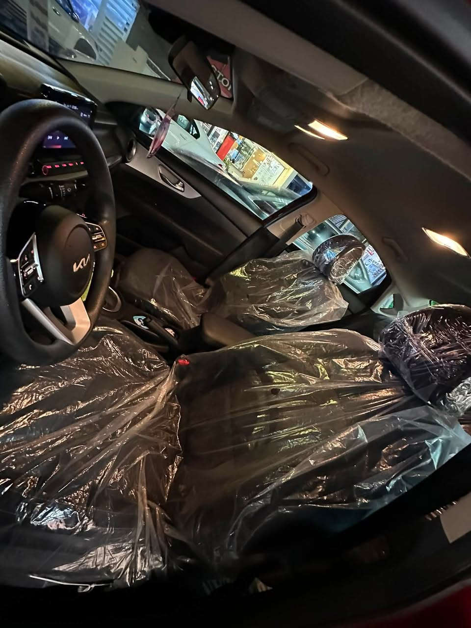 السلام عليكم اخوتي الطيبين
للبيع كيا فورتي  لون ماروني موديل 24 كفالة من صبغ كلة كبس 

رقم اربيل دخول جديد قبل يومين دخلت 

بسمي تحويل مباشر تريد تحويل تريد وكالة 

ماشية 16 الف ميل جديدة بمعنى الكلمة 

السيارة بية بارد بصيط جدا بحافة قبغ جنطة فقط 

مكفولة من الدواخل والشواصي ولالغود ولايرباك على فحص وين مايعجبك افحص 

مواصفات السيارة رادارات امامية وخلفية وجانبية وتوقف ذاتي امامي عند الاقتراب وتوقف خلفي ويل كب اشاير بلمري 

صور الحادث مرفقة بلمنشور 

السعر 167 وبية مجال 

ارضيات السيارة والكتلوكات موجودات بيهة

لاستفسار *********** عبدالله العامري  واني خادم 

مكاني بغداد الصليخ الستمية
