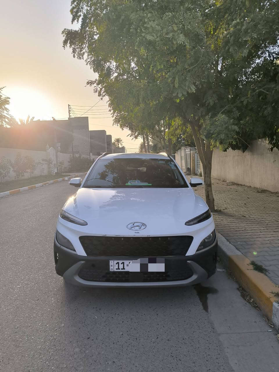 سيارة كونا 2023 للبيع او مراوس مواصفاتها العادية بصمةتشغيل تحكمات شاشة كشن كهرباء كاميرا دوارة  توقف ذاتي بالترافك ثلاث انظمة قيادة تشغيل عن بعد رقم بغداد تحويل ثاني يوم 
مابيها ولا قطعة تبديل او صبغ غير بس الدعجة الي بباب الصندوق ضربتها من امريكا فقط دعاميات 
حاليا ماشية 55,000 قابل للزيادة
سعرها  بيها مجال بسيط. 
***********
