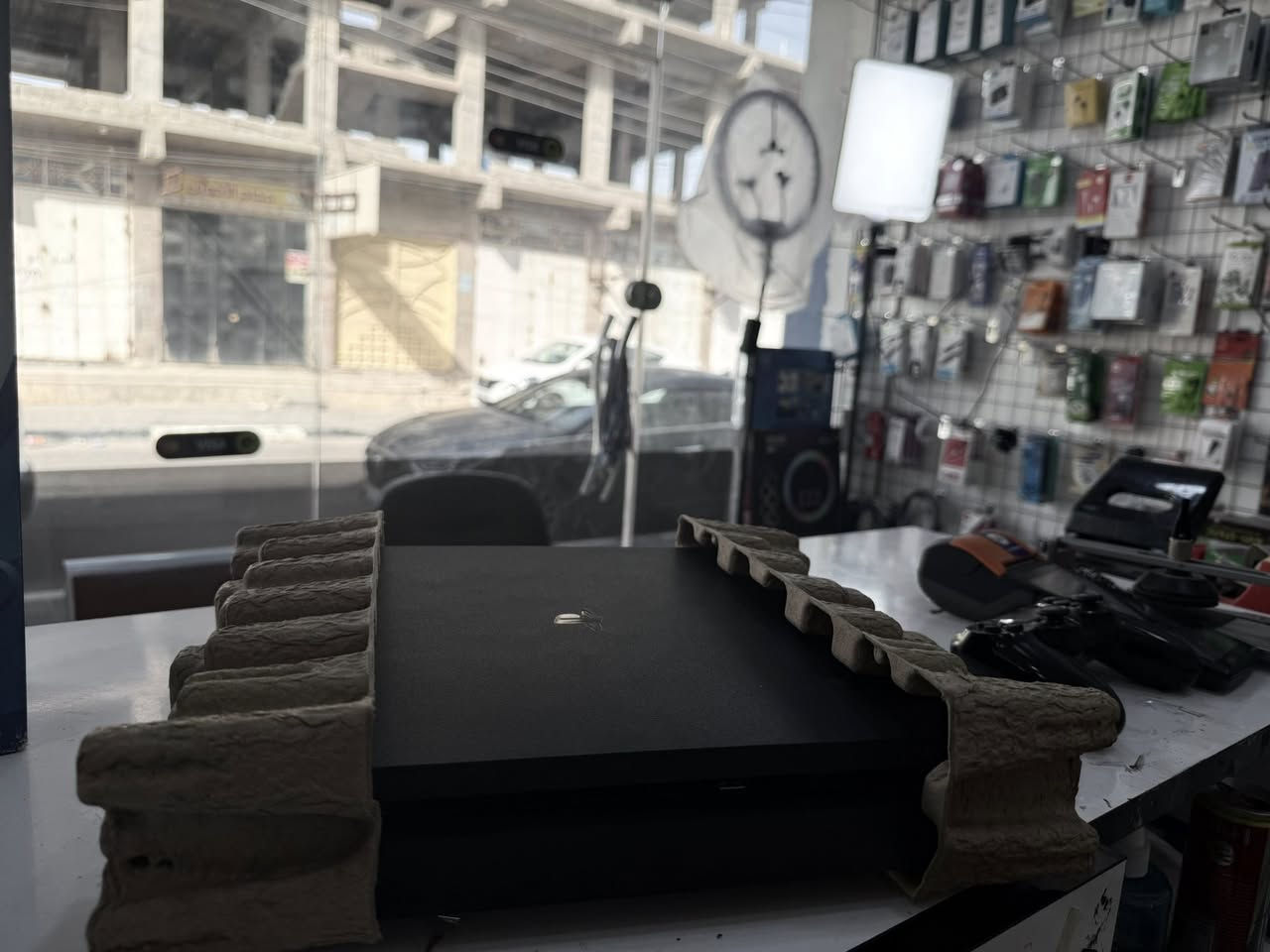 وحش الألعاب PS4 مهكر (نظام 12.52) - نظافة ممتازة
، متوفر الآن جهاز بلايستيشن 4 بمواصفات كاملة وجاهز لللعب المباشر بدون الحاجة لشراء أقراص!
 المواصفات:
• الموديل: متوفر سلم Slim) 
• النظام: مهكر على تحديث 12.52 (أحدث أنظمة التهكير المستقرة التي تدعم تشغيل أقوى الألعاب مجاناً).
• الهارد: 500 جيجا (متروس ألعاب من اختيارك).
• الملحقات: جويستيك (يد) أصلي وكالة + كافة الوصلات الأصلية.
• نظام مستقر جداً وما يحتاج إنترنت لتشغيل الألعاب.
• الجهاز مفحوص وشغال 100% بدون حماوة أو صوت مروحة.
الجهاز لوك ستيكر الجهاز قليل الاستعمال مامستعمل قليل جدا 
 الموقع:
البصرة


**إذا كنت صاحب هذا الإعلان وتريد حذفه لأي سبب، رجاءا أرسل رسالة إلى الدعم الفني**