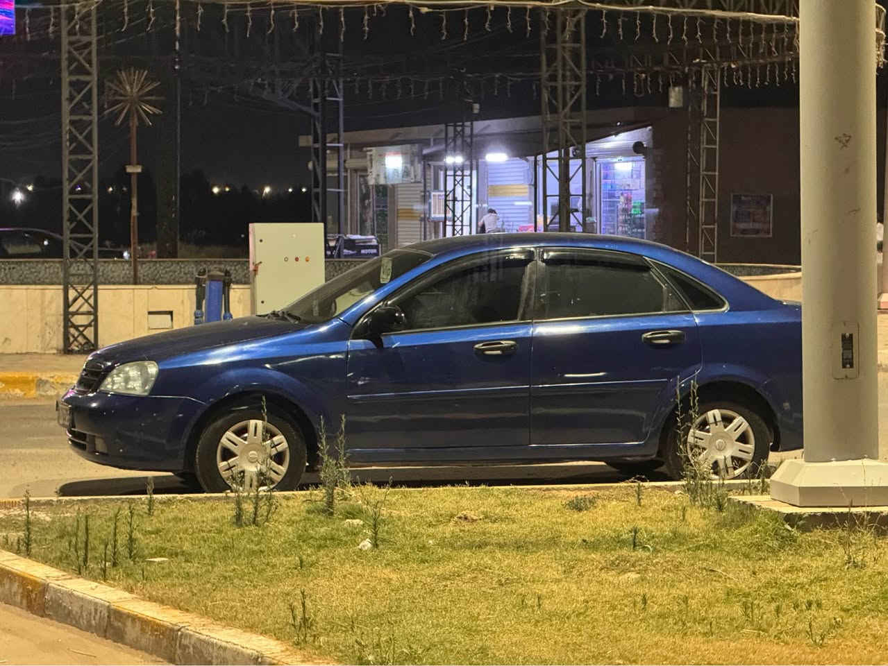 سلام عليكم اوبترا 2005 للبيع رقم بغداد سيارة جاهزة من كلشي كير محرك صدر تخم تاير تبريد كلة جديد مصبوغة عام جمالية بدون ضربة بدون دواخل سعرها 57 بيها مجال مكانها تكريت *********** بغداد, العراق
