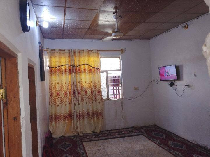 السلام عليكم بيت للبيع غرفتين وصاله واستقبال ومطبخ وصحيات   مساحته 140مكان كوفه صورة الوائلي اي ستفسار على هذا رقم ‏‪***********‬‏
