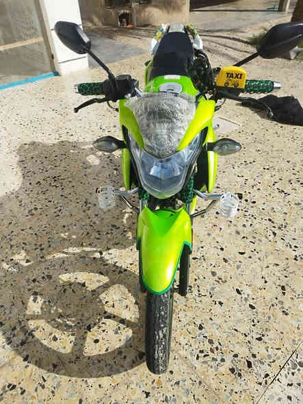 بسم الله وعلى بركة الله           هاوجي 23 مسجل لوحة وسنويه 2025 انكليزي مثل ما موضح يمك بصورة شراي تعال چيك بنفسك محرك وكير ضمان مامفتوح سعر ١٨$ونص وبي مجال بسيط لشراي مكانه الرمادي أبو طيبان ***********
