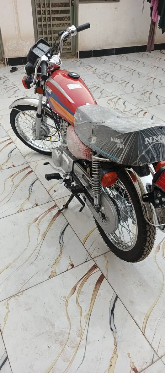 السلام عليكم دراجه للبيع اوراق سكنر شاصي لكصبه لرفيعه دراجه مكفوله لسعر مليون و200 وبيه مجال قليل واتساب  ***********
