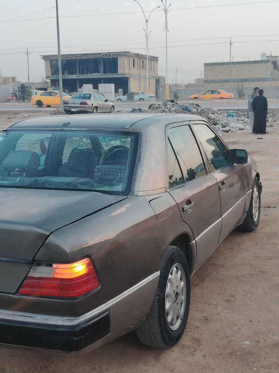 مارسدس دب موديل91 رقم بغداد نكليزي سنويه جديده مكفوله من ضربه القويه والعيب الشرعي برانكيتات نضاف قواعد دبل نضاف مكينه وكير تبريد ثلج جدد حداديه ورا وكدام جديده سياره جاهزه مكان ناصريه شطره بيع مراوس عادي ***********
