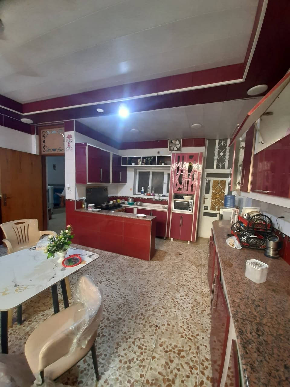 بيت طابو زراعي 250 متر حله بكرلي العبوديه طابقين اربع غرف نوم مجمعات صحيه كراج بيت حلو ومرتب السعر 180 وبي مجال للشراي ***********
