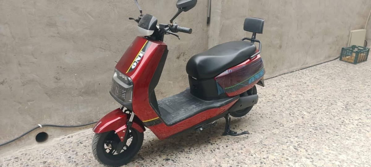 سلام عليكم دراجة شحن للبيع موديل 2025 جديدة 6 بطاريات ملف 20000 السعر ب 800 وبيهة مجال *********** موجود واتساب مكان البياع
