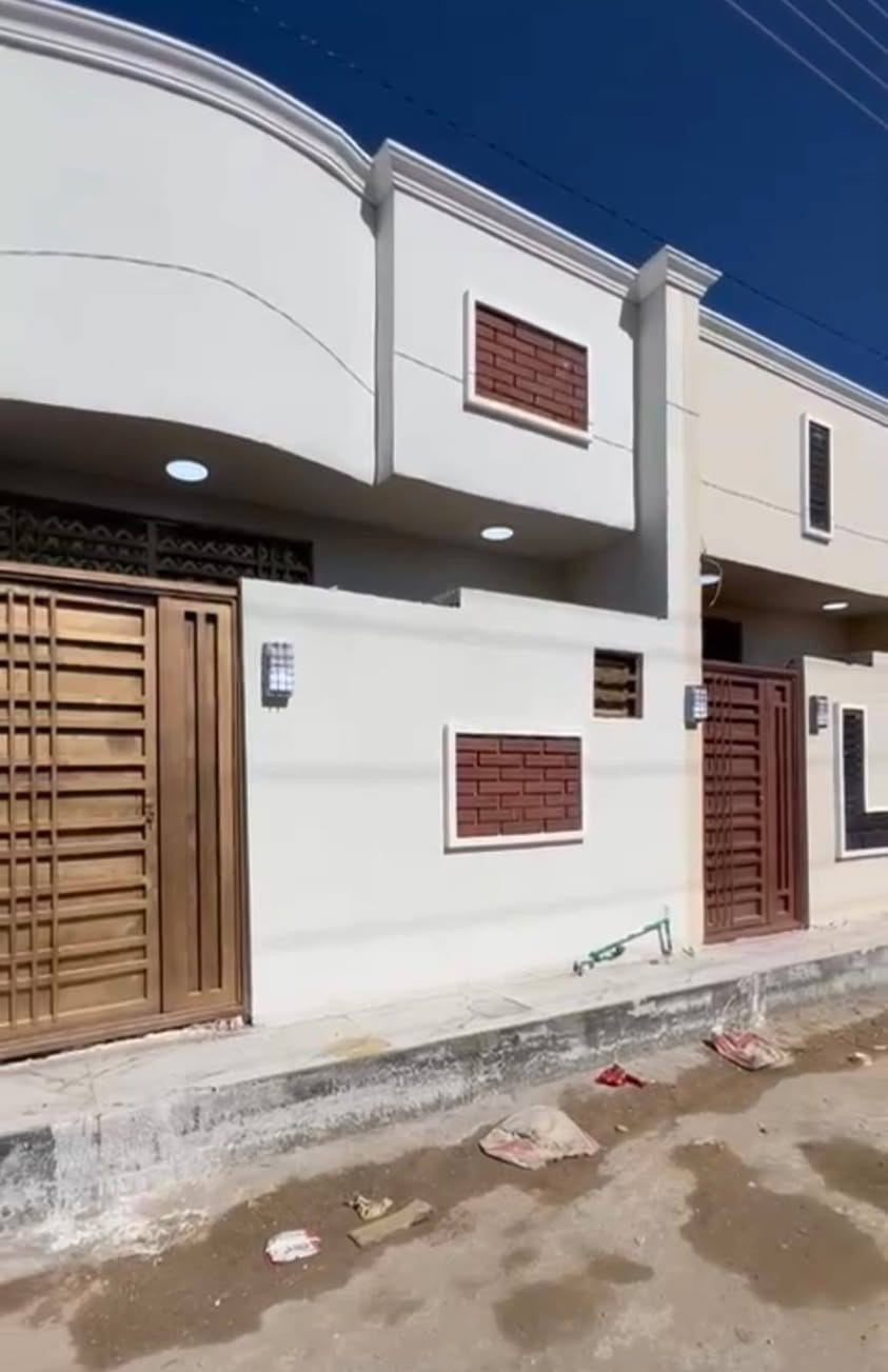 #بالأقساط #بالأقساط 
بيت 50 متر طابق واحد في كربلاء المقدسة مجمع الإبداع بناء جديد تسليم مفتاح 🔑 يحتوي على مطبخ وصالة وغرفة نوم وحمام داخلي وحمام خارجي المنطقة كاملة الخدمات تبليط كهرباء ماء مجاري مولد ذهبي خطوط سيارات سند الأرض طابو زراعي صرف سند 25 إقرار محكمة للإستفسار الإتصال على ***********
***********
ماسنجر موجود واتساب موجود على الأثير راسل أو أتصل وتدلل  ..
