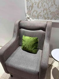 كنب ٧ مقاعد • قليل الاستخدام • التاجيات