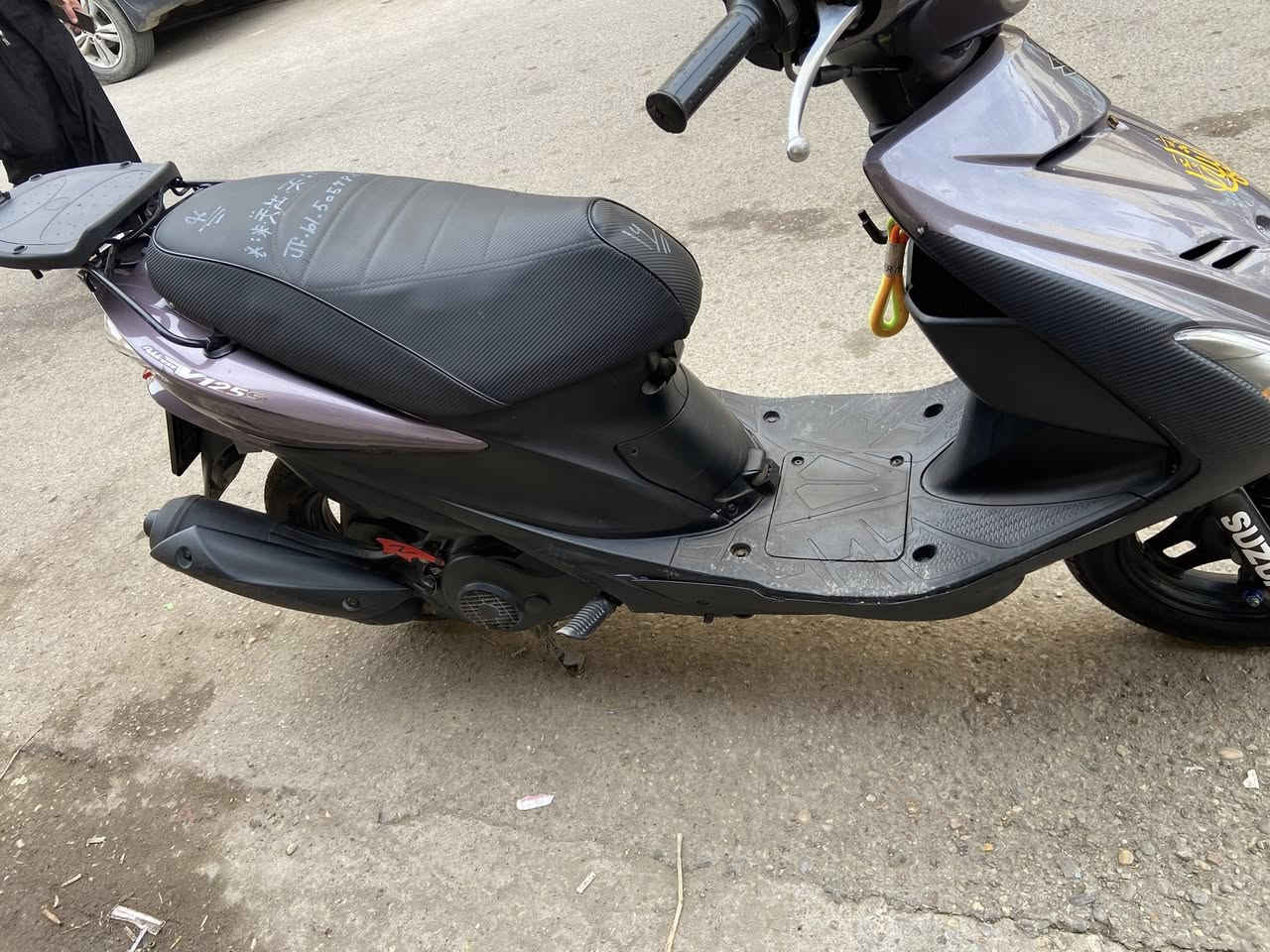 ادرس حديث دراجه مفتوحه دشبول بانزين طافي كيلو متر شغال بجم مصبوغ بيه دخانه سوده من النوزل ب٧٥٠وبيه مجال بصيط خاص مغلق اتصل وتشلع عيوني ***********
