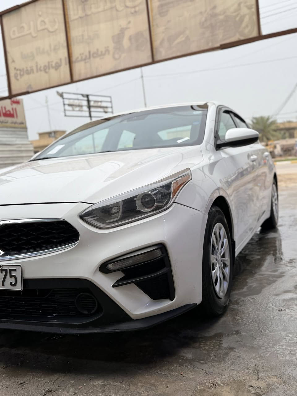 السلام عليكم. فورتي موديل 20.رقم سليمانيه تحويل مباشر قطعتين فقط جاملغ وبنيد ضربه خفيفيه بدون دواخل سياره اي نقص مابيه مال جني مكاني بابل المسيب سده الهنديه ممتواجد فيس فقط اتصال *********** السعر 138 وبيه مجال بسيط
