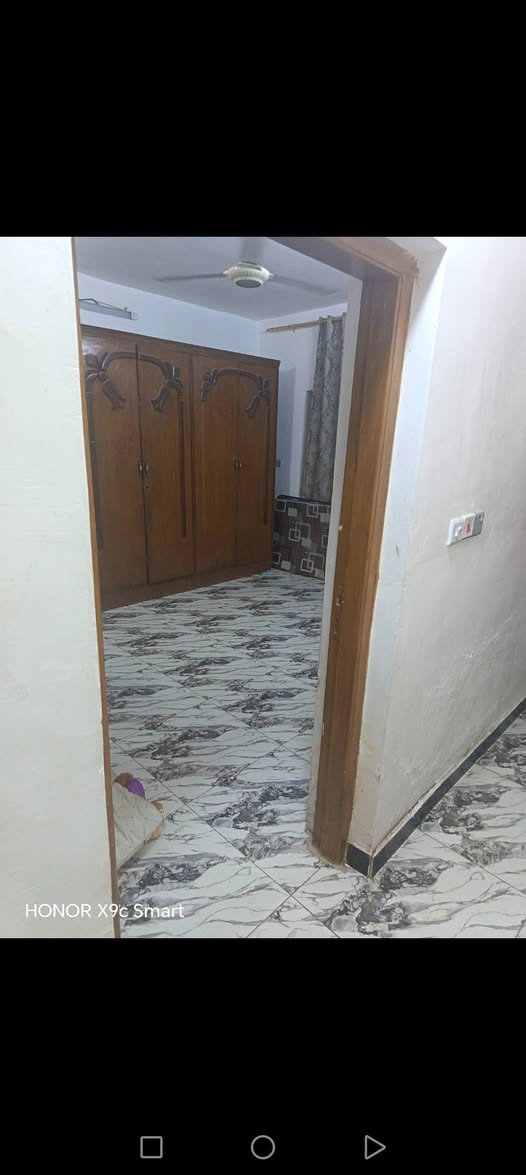 عقار للبيع /مساحة /120م/واجهة 6/يتكون من /2/غرف نوم +صالة +هول +مطبخ +خدمات /البيت نظيف /جدا /موقع ممتاز /شهداء البياع قرب شارع المضخة /الاستفسار على هذا الرقم /***********
