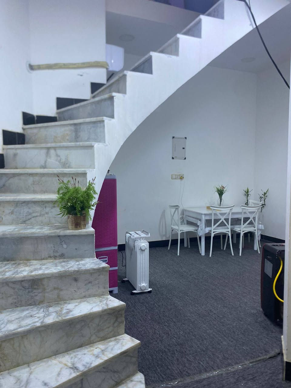 دار للبيع 🏠
زراعي سند 25 
المساحه ١٠٠ متر  طابق واحد 
بناء حديث 2023 
صب كونكريت
بناء درجة أولى كهرباء بواري 
ماء نضام نوازل درجة أولى 
منضومة غاز
انترنت ضوئي
غرفة نوم 
مطبخ حار 
مطبخ بارد
صالة
استقبال 
مجمع صحيات خارجيه + داخليه
الموقع حي الحسن العسكري دوانم لازم
بداية المنطقة بصف الركن الباب الخلفي لمدرسة الحشد الشعبي
قرب اسواق جاوي

للأستفسار الأتصال
***********
***********
