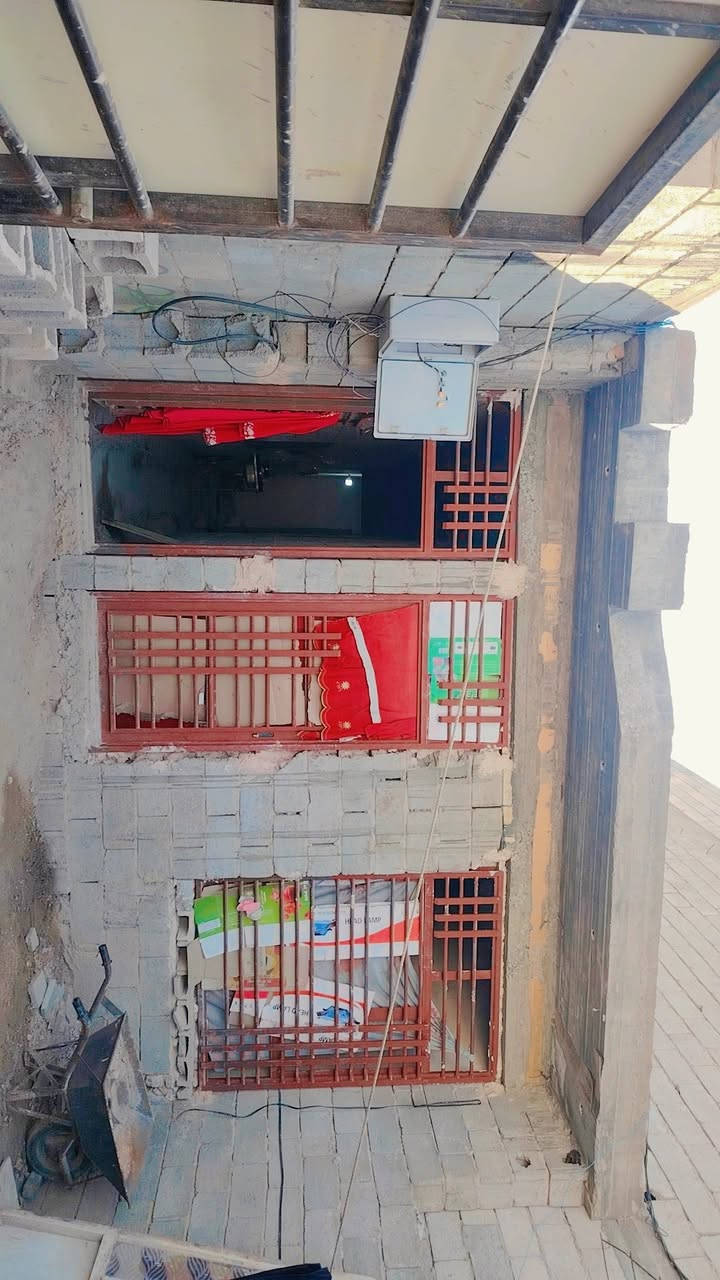 سلام عليكم بيت للبيع زراعي قرار١١٧ المساحة ١٠٠ متر واجهه 5 نزال ٢٠ سعره ٤٠ بيه مجال عنوان دور الصحة الثانيه الاستفسار اتصل على الرقم ***********
