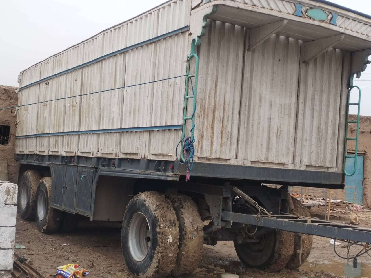 مقطوره اللبيع طول 8طخم تاير ارتفاع 190رقم الهاتف ***********
/***********
