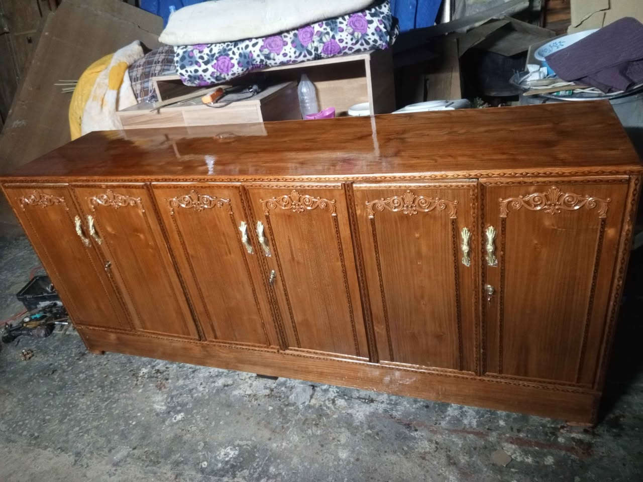 بوفيه صاج الاصلي الثكيل ام ال6 ابواب بعدهي جديده كلش نضيفه  
سعر 250 قفل
الشراي يجي خاص او يتصل*********** بغداد, العراق
