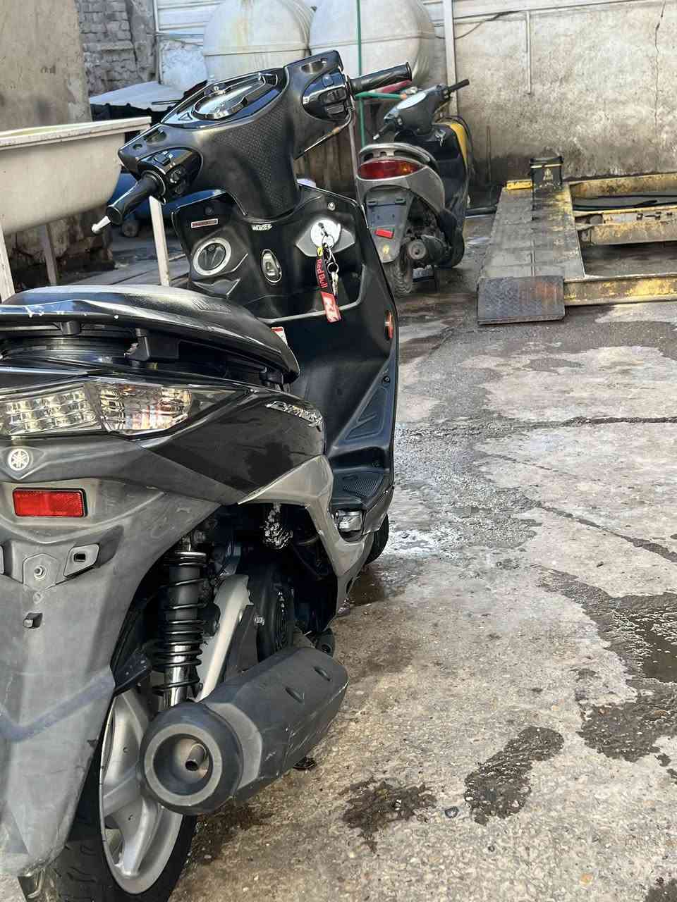 سلام عليكم سكنس لد دراجه جديده ومكفوله من كلشي جيب فيتر وفحص سعر 1100 وبيه مجال بغداد الوزيريه***********
