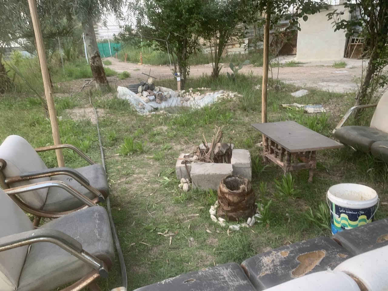 للبيع مزرعة طابو سند ٢٥بيت مسبح  وشلال ونخيل عدد كبير مثمر وخير من الله واشجار لاكهة مثمرة تفاح تين زيتون مشمش وبرتقال ونبك وتكي وماء اسالة وبئر ونهر وركن بصف البزل وركن بصف الدير واول قطعة بصف الدير وسقائف عرض٨م عرض وطول ٣٥م وكهرباء وانارة بين النخيل والاشجار ومدارس وخدمات وبصف الشارع ودخله رئاسية ومسيجة ***********
